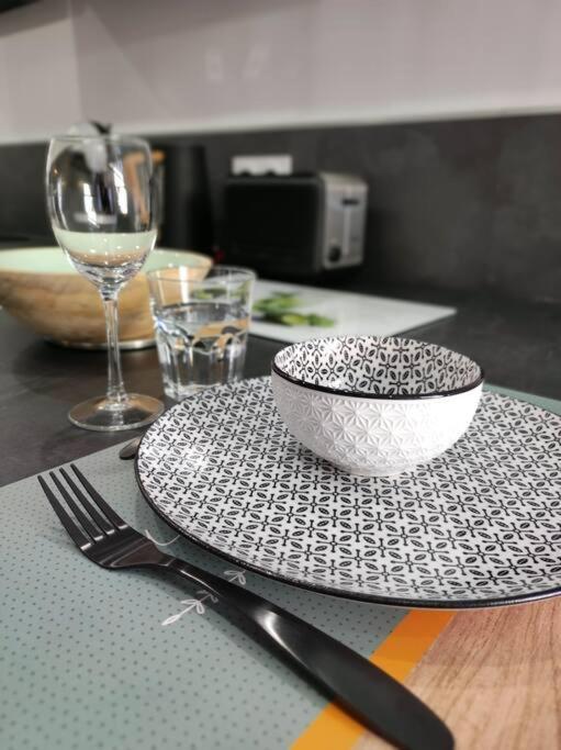 Cocon De Charline - Charme Et Elegance Dans Le Centre Apartment Montauban Bagian luar foto